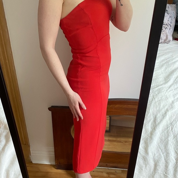 Tanya Taylor resort 2018 strapless red dress with floral detail - Picture 11 of 12